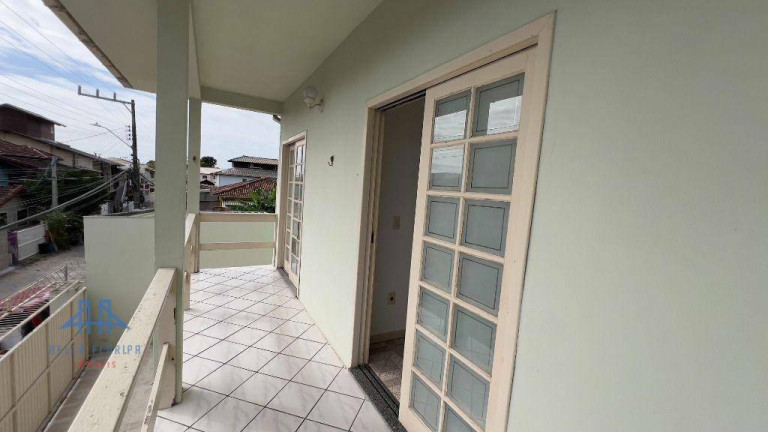 Imagem Casa com 3 Quartos para Alugar, 400 m² em Rio Tavares - Florianópolis Imagem Casa com 3 Quartos para Alugar, 400 m² em Rio Tavares - Florianópolis