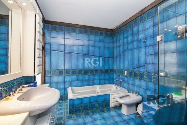 Imagem Casa com 3 Quartos para Alugar, 253 m² em Rio Branco - Porto Alegre