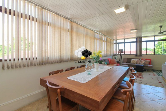 Imagem Casa com 7 Quartos à Venda, 330 m² em Nonoai - Porto Alegre Imagem Casa com 7 Quartos à Venda, 330 m² em Nonoai - Porto Alegre