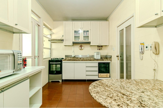 Imagem Apartamento com 3 Quartos à Venda, 124 m² em Rio Branco - Porto Alegre Imagem Apartamento com 3 Quartos à Venda, 124 m² em Rio Branco - Porto Alegre