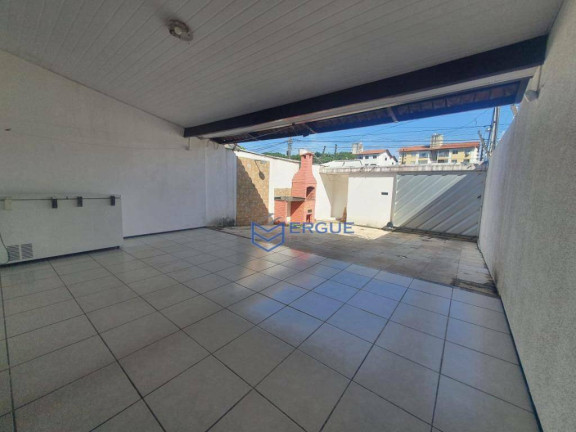 Imagem Casa com 4 Quartos à Venda, 162 m² em Cidade Dos Funcionários - Fortaleza Imagem Casa com 4 Quartos à Venda, 162 m² em Cidade Dos Funcionários - Fortaleza