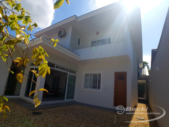 Imagem Casa com 3 Quartos à Venda, 314 m² em Floresta - Joinville