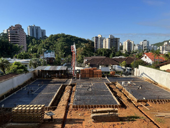 Imagem Casa com 4 Quartos à Venda, 270 m² em Glória - Joinville Imagem Casa com 4 Quartos à Venda, 270 m² em Glória - Joinville