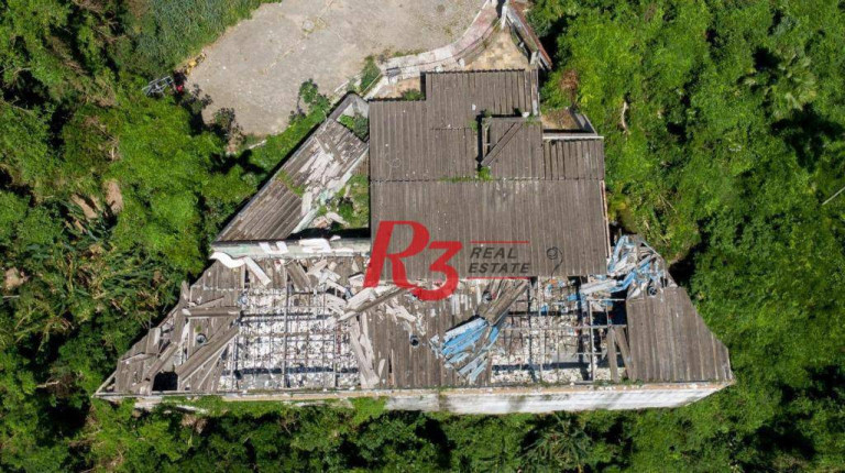 Casa à Venda ou Locação, 799 m² em Ilha Porchat - São Vicente