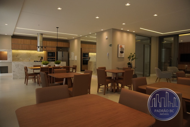 Imagem Apartamento com 3 Quartos à Venda, 147 m² em Hugo Lange - Curitiba