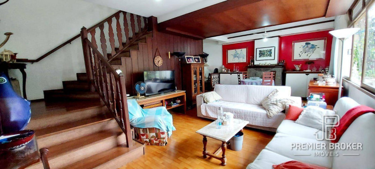 Imagem Casa com 4 Quartos à Venda, 173 m² em Alto - Teresópolis Imagem Casa com 4 Quartos à Venda, 173 m² em Alto - Teresópolis