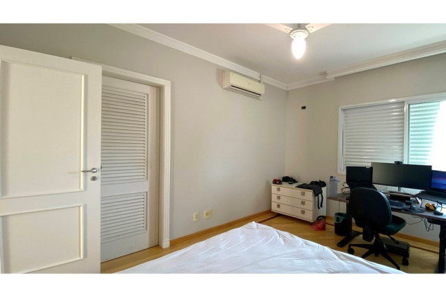 Imagem Casa com 5 Quartos à Venda, em Tamboré - Santana De Parnaíba Imagem Casa com 5 Quartos à Venda, em Tamboré - Santana De Parnaíba