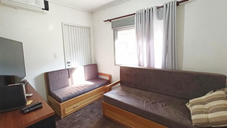 Imagem Casa com 2 Quartos à Venda, 130 m² em Cavalhada - Porto Alegre