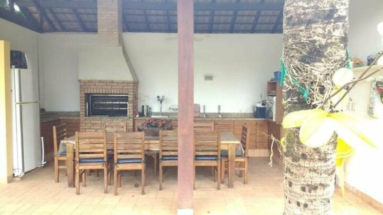 Imagem Casa com 5 Quartos à Venda, 900 m² Imagem Casa com 5 Quartos à Venda, 900 m²