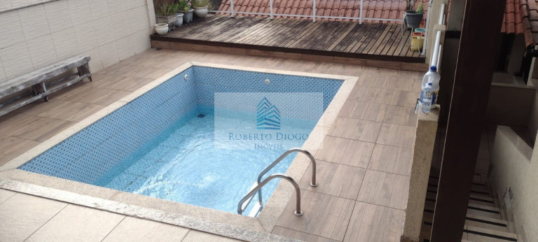 Casa com 3 Quartos à Venda, 317 m² em Zé Garoto - São Gonçalo