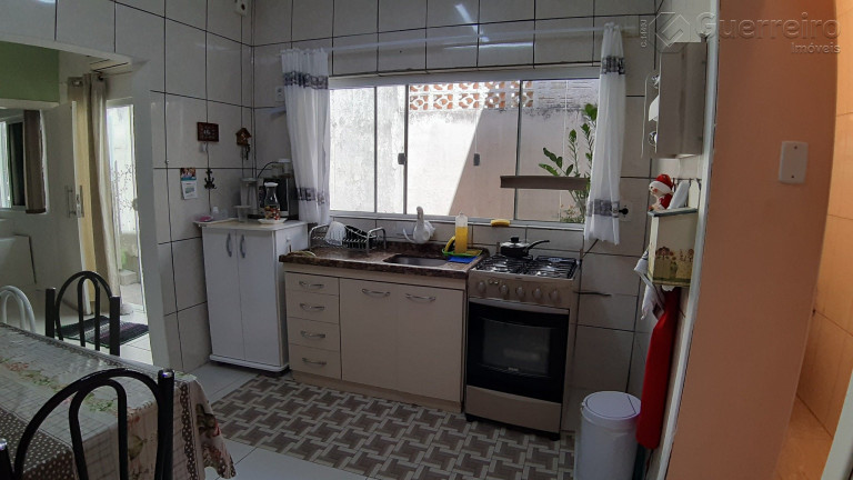 Imagem Casa com 8 Quartos à Venda, 190 m² em Agronômica - Florianópolis Imagem Casa com 8 Quartos à Venda, 190 m² em Agronômica - Florianópolis