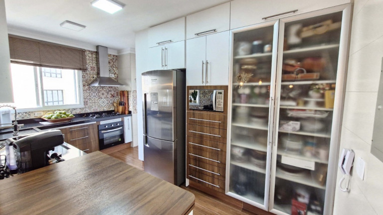 Imagem Apartamento com 3 Quartos à Venda, 146 m² em Vila Suzana - São Paulo Imagem Apartamento com 3 Quartos à Venda, 146 m² em Vila Suzana - São Paulo