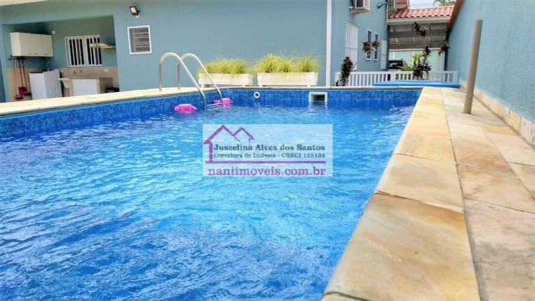 Casa com 3 Quartos à Venda, 214 m² em Parque Balneário Poiares - Caraguatatuba