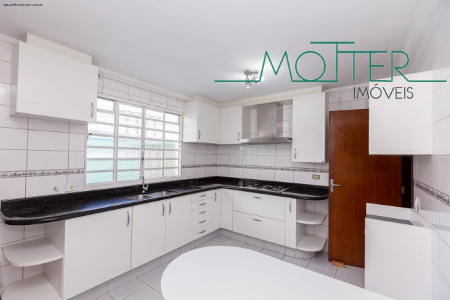 Imagem Casa com 3 Quartos à Venda, 159 m² em Novo Mundo - Curitiba Imagem Casa com 3 Quartos à Venda, 159 m² em Novo Mundo - Curitiba