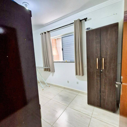 Imagem Apartamento com 2 Quartos à Venda, 68 m²