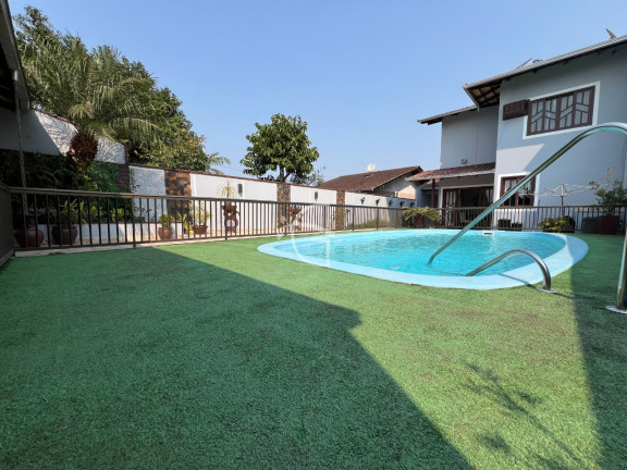 Imagem Sobrado com 3 Quartos à Venda, 230 m² em Boa Vista - Joinville