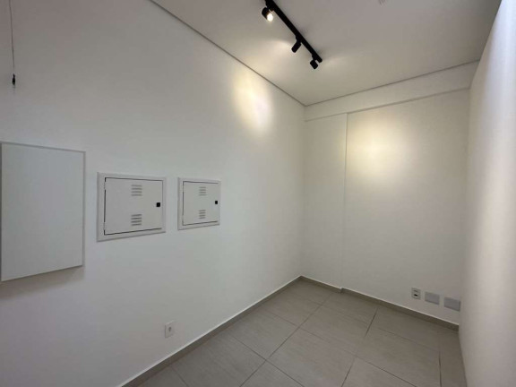 Imagem Sala Comercial à Venda ou Locação, 57 m² em Granja Viana - Cotia Imagem Sala Comercial à Venda ou Locação, 57 m² em Granja Viana - Cotia