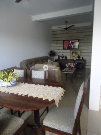 Imagem Casa com 3 Quartos à Venda, 177 m²