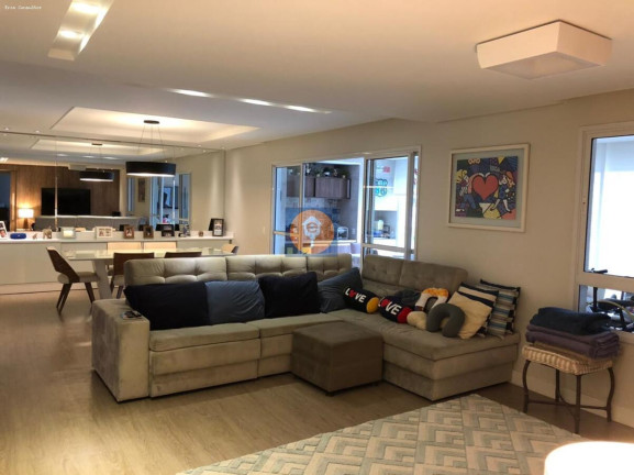 Imagem Apartamento com 3 Quartos à Venda, 155 m²