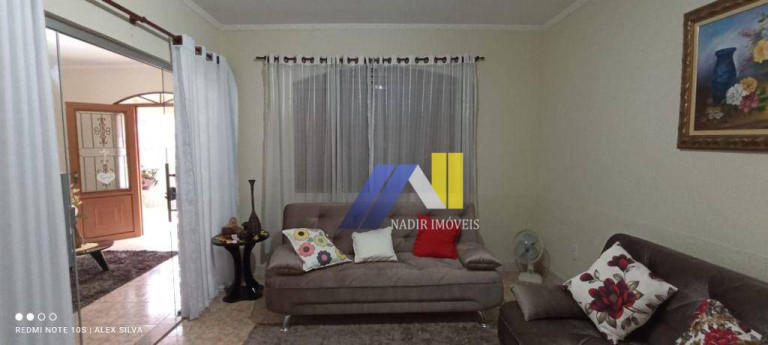 Imagem Casa com 3 Quartos à Venda, 265 m² em Centro - Pouso Alegre Imagem Casa com 3 Quartos à Venda, 265 m² em Centro - Pouso Alegre