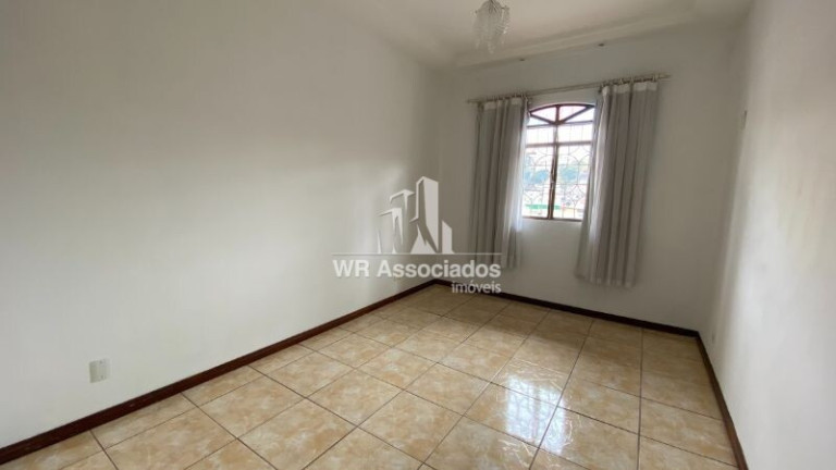 Imagem Casa com 4 Quartos à Venda, 480 m²
