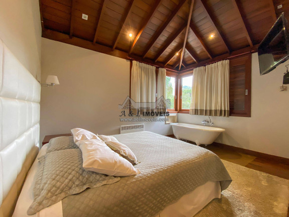 Imagem Casa de Condomínio com 5 Quartos à Venda, 273 m² em Vale Encantado - Campos Do Jordão