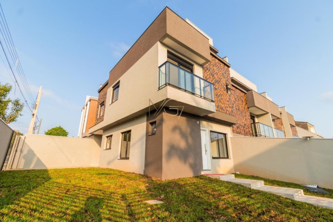 Casa com 3 Quartos à Venda, 132 m² em Uberaba - Curitiba