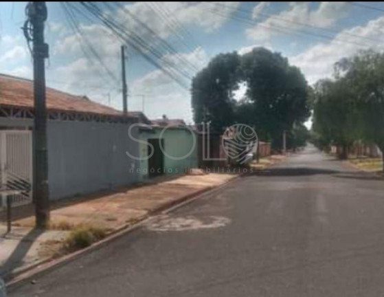 Imagem Casa com 2 Quartos à Venda, 250 m² em Jardim Roberto Selmi Dei - Araraquara Imagem Casa com 2 Quartos à Venda, 250 m² em Jardim Roberto Selmi Dei - Araraquara