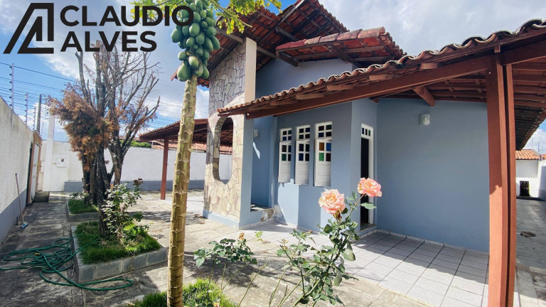 Imagem Casa com 5 Quartos à Venda, 200 m² em Caseb - Feira De Santana Imagem Casa com 5 Quartos à Venda, 200 m² em Caseb - Feira De Santana