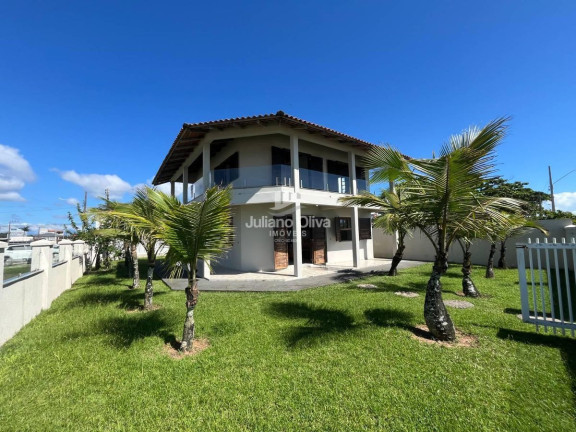 Sobrado com 3 Quartos à Venda, 173 m² em Barra Do Sai - Itapoá