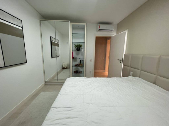 Imagem Apartamento com 3 Quartos à Venda, 130 m² em Centro - Balneário Camboriú Imagem Apartamento com 3 Quartos à Venda, 130 m² em Centro - Balneário Camboriú