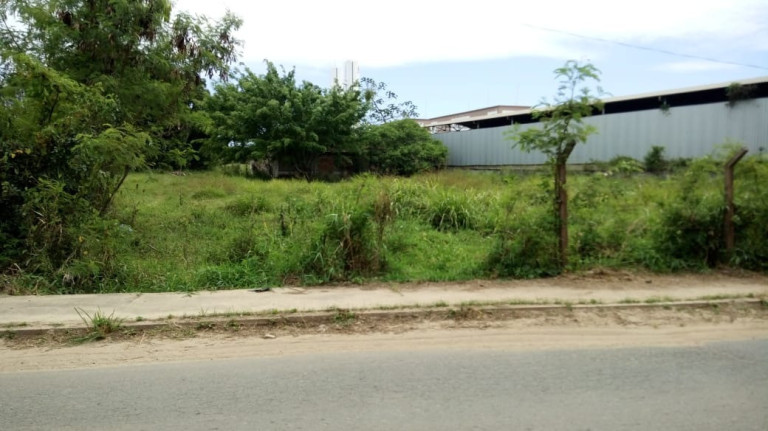 Terreno à Venda, 3.200 m² em Abrantes - Camaçari