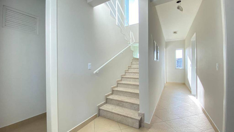 Imagem Casa de Condomínio com 3 Quartos à Venda, 337 m² em Bombinhas - Bombinhas Imagem Casa de Condomínio com 3 Quartos à Venda, 337 m² em Bombinhas - Bombinhas