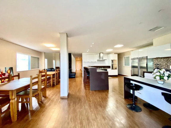 Imagem Casa com 7 Quartos à Venda, 425 m² em Meia Praia - Navegantes