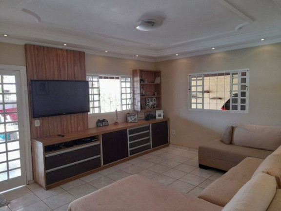 Casa com 3 Quartos à Venda, 300 m² em Riacho Fundo I - Brasília
