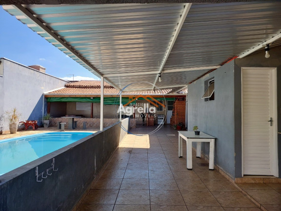 Imagem Casa com 1 Quarto à Venda, 70 m² em Parque Residencial Ypê Amarelo - Mogi Guaçu Imagem Casa com 1 Quarto à Venda, 70 m² em Parque Residencial Ypê Amarelo - Mogi Guaçu