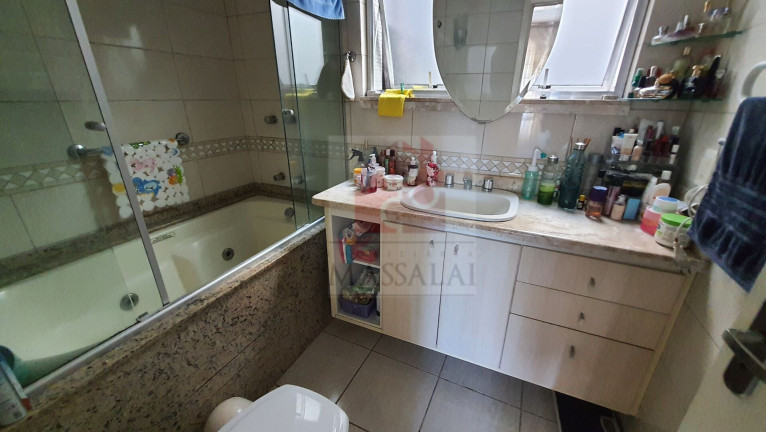 Imagem Apartamento com 3 Quartos à Venda, 180 m² em Menino Deus - Porto Alegre Imagem Apartamento com 3 Quartos à Venda, 180 m² em Menino Deus - Porto Alegre