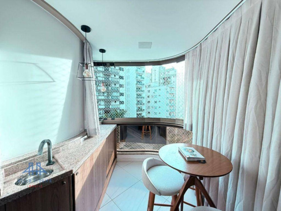 Imagem Apartamento com 4 Quartos à Venda, 131 m² em Centro - Florianópolis Imagem Apartamento com 4 Quartos à Venda, 131 m² em Centro - Florianópolis