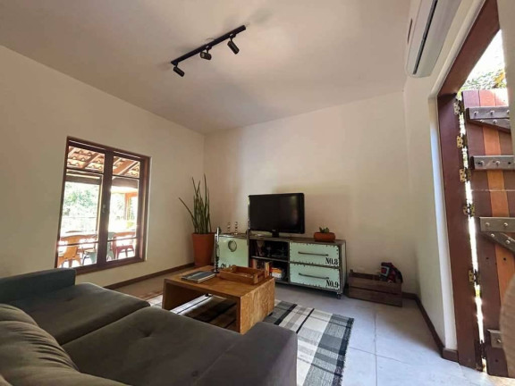 Imagem Casa de Condomínio com 3 Quartos à Venda, em Chácara Dos Lagos - Carapicuíba Imagem Casa de Condomínio com 3 Quartos à Venda, em Chácara Dos Lagos - Carapicuíba