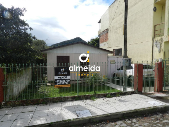 Casa com 3 Quartos à Venda, 52 m² em Km 3 - Santa Maria