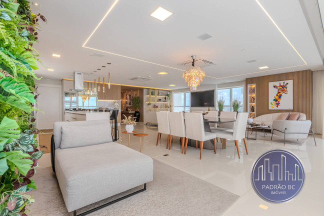 Imagem Apartamento com 4 Quartos à Venda, 310 m² em Centro - Balneário Camboriú Imagem Apartamento com 4 Quartos à Venda, 310 m² em Centro - Balneário Camboriú