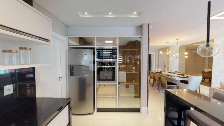 Imagem Apartamento com 3 Quartos à Venda, 131 m² em Centro - Balneário Camboriú Imagem Apartamento com 3 Quartos à Venda, 131 m² em Centro - Balneário Camboriú
