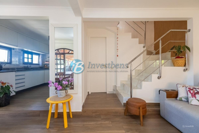 Imagem Sobrado com 3 Quartos à Venda, 110 m² em Santa Cândida - Curitiba