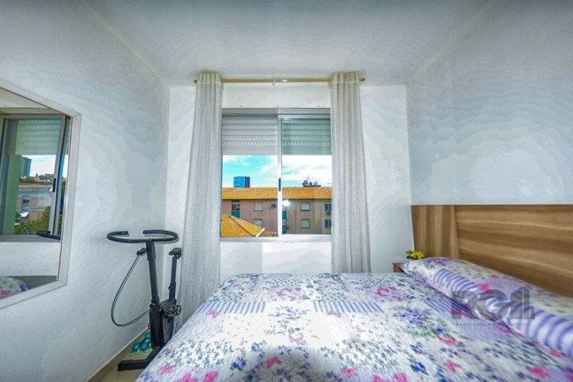 Imagem Imóvel com 2 Quartos à Venda, em Cristal - Porto Alegre Imagem Imóvel com 2 Quartos à Venda, em Cristal - Porto Alegre