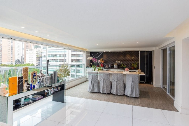 Imagem Apartamento com 4 Quartos à Venda, 335 m² em Moema - São Paulo Imagem Apartamento com 4 Quartos à Venda, 335 m² em Moema - São Paulo