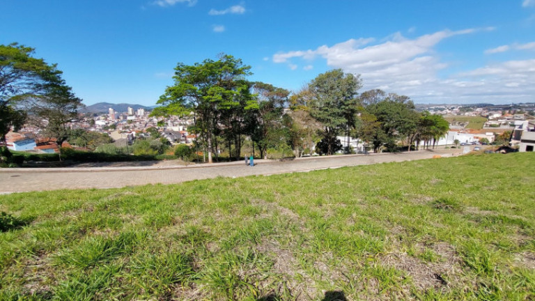 Imagem Terreno à Venda, 894 m² em Jardim América - Bragança Paulista Imagem Terreno à Venda, 894 m² em Jardim América - Bragança Paulista