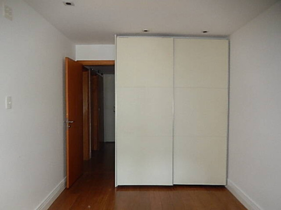 Imagem Apartamento com 3 Quartos à Venda, em Lagoa - Rio De Janeiro Imagem Apartamento com 3 Quartos à Venda, em Lagoa - Rio De Janeiro
