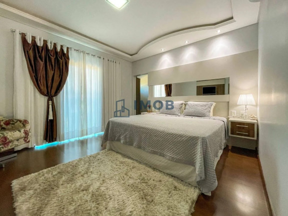 Imagem Casa com 3 Quartos à Venda, 220 m² em Centro - Guaramirim Imagem Casa com 3 Quartos à Venda, 220 m² em Centro - Guaramirim