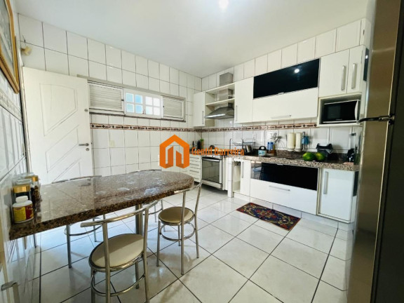 Imagem Casa com 4 Quartos à Venda, 396 m² em São Gerardo - Fortaleza Imagem Casa com 4 Quartos à Venda, 396 m² em São Gerardo - Fortaleza