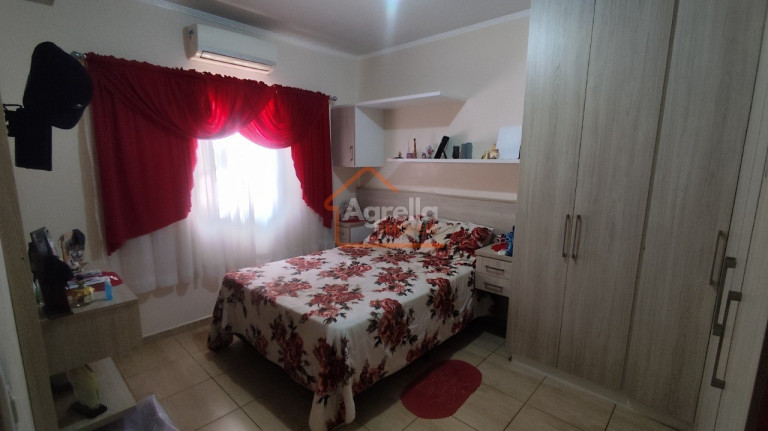 Imagem Casa com 3 Quartos à Venda, 192 m² em Jardim Inocoop - Mogi Mirim Imagem Casa com 3 Quartos à Venda, 192 m² em Jardim Inocoop - Mogi Mirim